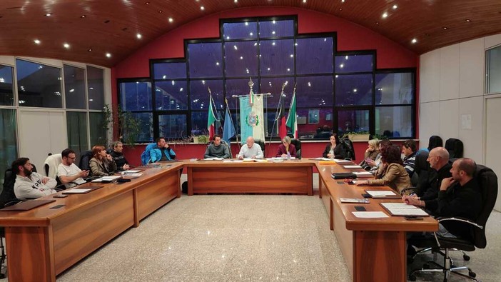 Pollein: Semaforo verde del Conisglio al rendiconto 2025 e alla variazione di bilancio: oltre 460 mila euro per opere e manutenzioni