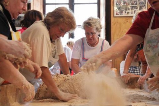 Le impastatrici (foto repertorio) Le impastatrici (foto repertorio)