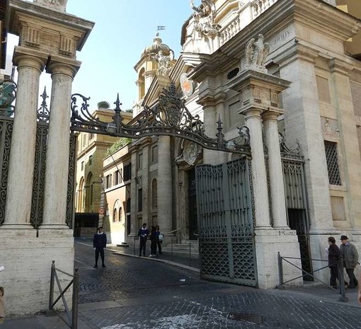 Porta Sant'Anna, uno degli ingressi del Vaticano