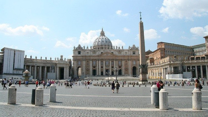 Leone XIV firma la nuova Legge fondamentale del Vaticano: cambia la “Costituzione” dello Stato e si rafforza la riforma del governo Leone XIV firma la nuova Legge fondamentale del Vaticano: cambia la “Costituzione” dello Stato e si rafforza la riforma del governo