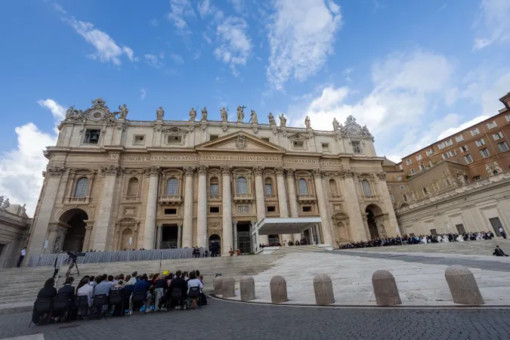 Il Papa invita tutti a pregare ogni giorno il Rosario, per la pace. Appuntamento a San Pietro sabato 11 ottobre Il Papa invita tutti a pregare ogni giorno il Rosario, per la pace. Appuntamento a San Pietro sabato 11 ottobre