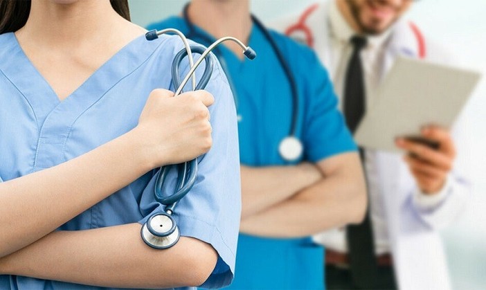 L'OPINIONE DI UNA LETTRICE: La sanità valdostana non ha bisogno di moltiplicazione delle partite IVA in camice bianco.