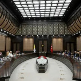 Leone XIV in Turchia, incontro con Erdogan e i diplomatici. “Lavoriamo per modificare la traiettoria dello sviluppo”