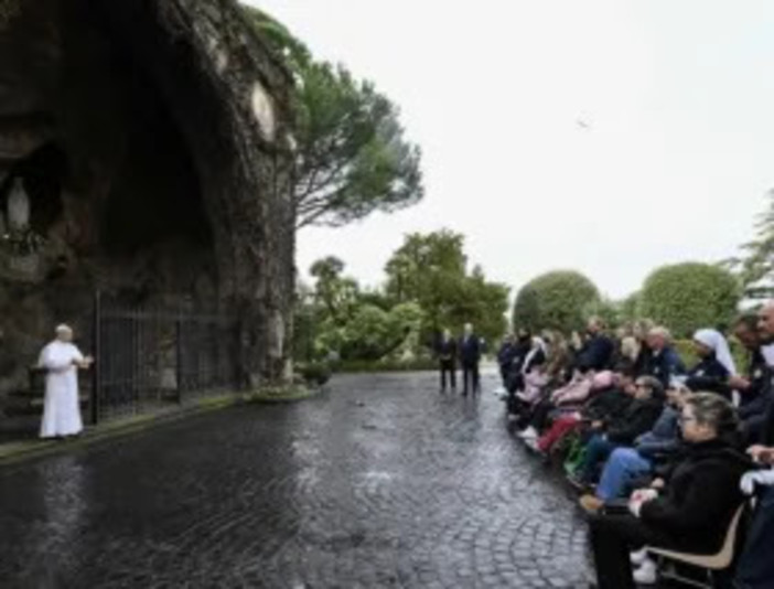 Papa Leone XIV, Maria ci insegna a consegnare la vita nelle mani del Signore