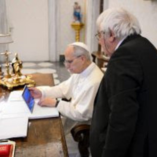 L’immagine della Sindone sui telefoni di tutto il mondo