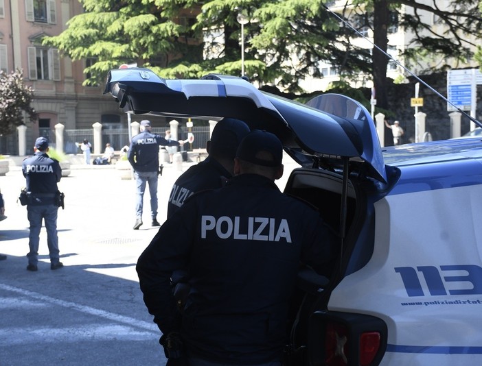 Controlli straordinari della Polizia: la legalità non va in vacanza