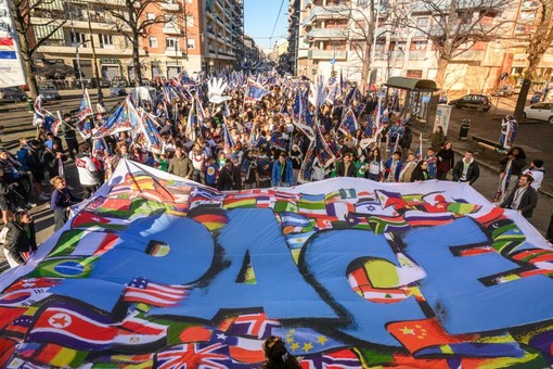 La Chiesa torinese costruisce la pace: un cantiere aperto contro le guerre La Chiesa torinese costruisce la pace: un cantiere aperto contro le guerre