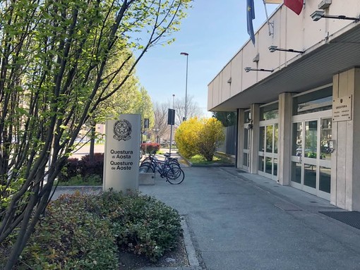 Polizia in Valle d’Aosta: un anno di presenza concreta e vicinanza alla comunità; 158 patenti e 257 carte di circolazione ritirate. Ben 24.904 punti patente sono stati decurtati