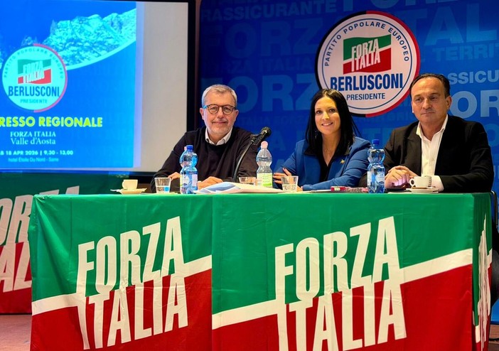 Emily Rini (ds) tra i ministri degli Esteri Antonio Tajani e Jean-Noël Barrot a ds