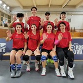 Nella foto del roster: sedute da sinistra Martina Ganili, Julie Barailler, Cloe Bonomo, Kahina Brahmia; in piedi da sinistra Gabriel Quintana, Umberto Luksch, Riccardo Sana, Federico Sana Nella foto del roster: sedute da sinistra Martina Ganili, Julie Barailler, Cloe Bonomo, Kahina Brahmia; in piedi da sinistra Gabriel Quintana, Umberto Luksch, Riccardo Sana, Federico Sana