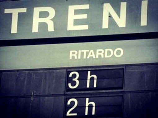 Treni nel caos, Federconsumatori lancia l’allarme: “Serve un confronto per garantire il diritto alla mobilità”