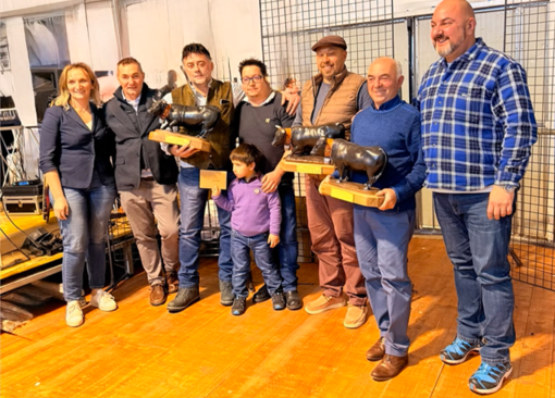 L'assessora regionale all'agricoltura Speranza Firod; Il pres. dell'associazione Robertto Bonin, gli allevatori Frassi &amp; Letey, Charbonnier, Lorenzo Rosset e l'Ass. reg. sanità Carlo Marzi