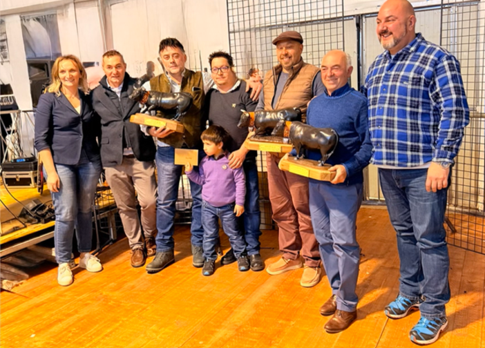 L'assessora regionale all'agricoltura Speranza Firod; Il pres. dell'associazione Robertto Bonin, gli allevatori Frassi &amp; Letey, Charbonnier, Lorenzo Rosset e l'Ass. reg. sanità Carlo Marzi