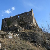 MONTAGNA VDA: Stagno di Holay e Castello di Susey MONTAGNA VDA: Stagno di Holay e Castello di Susey