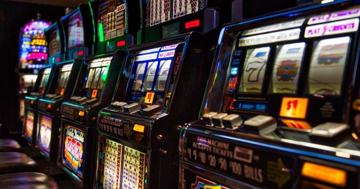 Gioco d’azzardo, il conto nascosto per la collettività: 85 euro l’anno per famiglia Gioco d’azzardo, il conto nascosto per la collettività: 85 euro l’anno per famiglia