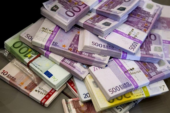 L'OPINIONE DI UN LETTORE: Quante persone possono permettersi di avere un borsello contenente 50.000 euro?