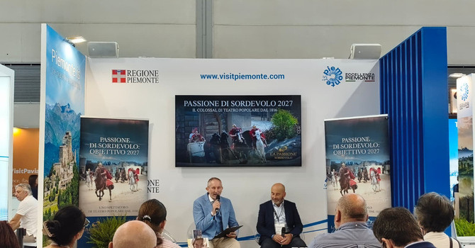 La Passione di Sordevolo conquista il TTG di Rimini: il teatro popolare diventa una leva per il turismo internazionale La Passione di Sordevolo conquista il TTG di Rimini: il teatro popolare diventa una leva per il turismo internazionale