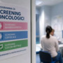 Screening oncologici, allarme GIMBE: oltre 7,6 milioni di italiani esclusi dai programmi gratuiti. La Valle d'Aosta eccelle sul colon-retto ma resta indietro su mammella e cervice Screening oncologici, allarme GIMBE: oltre 7,6 milioni di italiani esclusi dai programmi gratuiti. La Valle d'Aosta eccelle sul colon-retto ma resta indietro su mammella e cervice