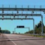 Autostrade “Free Flow”: la modernizzazione che esclude gli anziani e favorisce le truffe Autostrade “Free Flow”: la modernizzazione che esclude gli anziani e favorisce le truffe