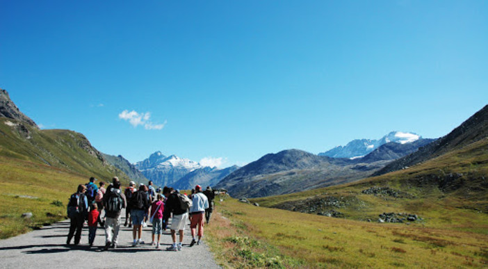 Première conférence transalpine en ligne sur le tourisme dans les Alpes
