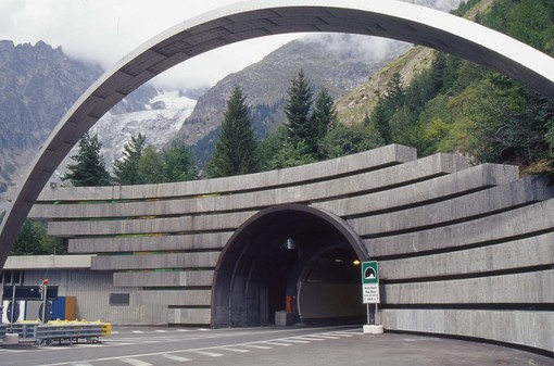 Traforo del Monte Bianco: interventi integrativi su 400 metri d'impalcato stradale