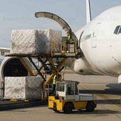 Per il caro petrolio cancellazioni, rincari e maggiorazioni di voli e prenotazioni Per il caro petrolio cancellazioni, rincari e maggiorazioni di voli e prenotazioni