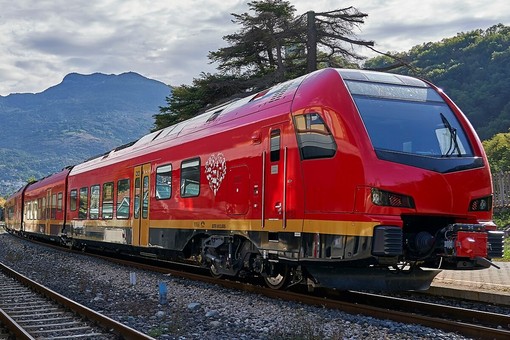 Il paradosso della mobilità in Valle d’Aosta: redditi stabili, ma costi record e ritardi infrastrutturali Il paradosso della mobilità in Valle d’Aosta: redditi stabili, ma costi record e ritardi infrastrutturali
