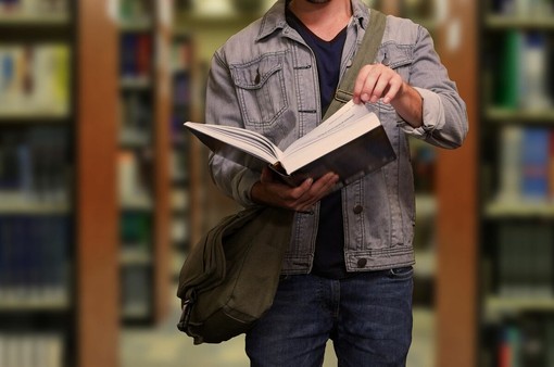 Avviso di selezione per due tirocini curriculari presso l’Ufficio di rappresentanza della Regione a Bruxelles Avviso di selezione per due tirocini curriculari presso l’Ufficio di rappresentanza della Regione a Bruxelles