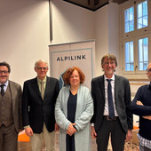 Da sx Livio Gaeta (Università di Torino), Ermenegildo Bidese (Università di Trento), Birgit Alber (Università della Valle D'Aosta), Stefan Rabanus (Università di Verona), Gianmario Raimondi (Università della Valle d'Aosta) Da sx Livio Gaeta (Università di Torino), Ermenegildo Bidese (Università di Trento), Birgit Alber (Università della Valle D'Aosta), Stefan Rabanus (Università di Verona), Gianmario Raimondi (Università della Valle d'Aosta)