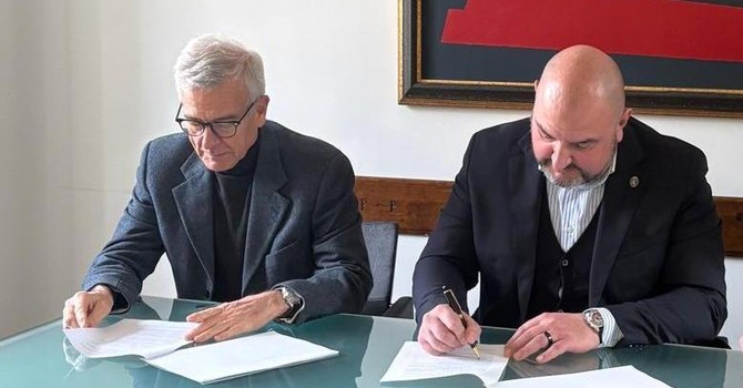 Massimo Uberti, direttore generale Usl VdA, e l'assessesore regionale Carlo Marzi (ds) Massimo Uberti, direttore generale Usl VdA, e l'assessesore regionale Carlo Marzi (ds)