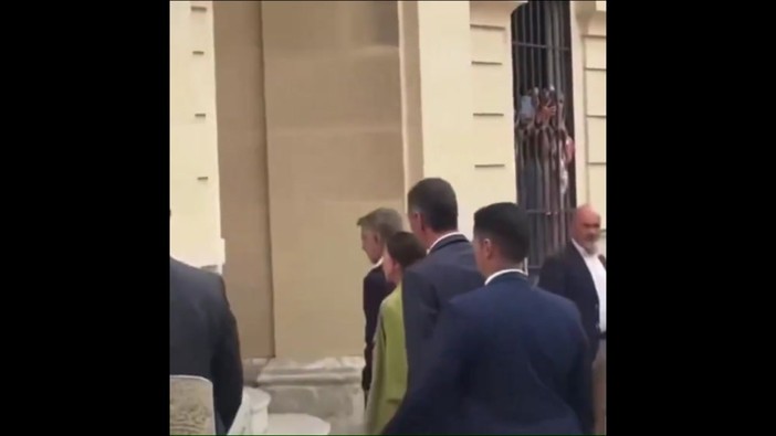 Sanchez a Ceuta, fischi e insulti per il premier spagnolo