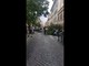 Forte vento a Roma, albero precipita su un taxi in via Ostiense Forte vento a Roma, albero precipita su un taxi in via Ostiense