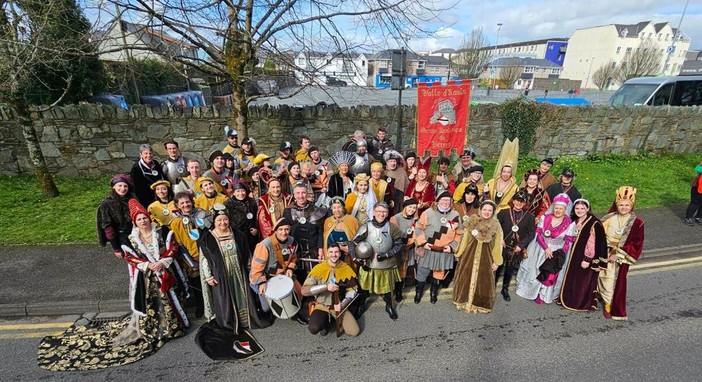 Verrès guarda all’Irlanda: il Carnevale storico approda a Killarney