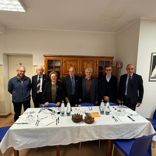 Da sinistra, Mauro Bassignana; Massimo Bal, Tesoriere Circolo; Maria Grazia Vacchina; Giorgio Vola; Vincenzo Grosjean, viticoltore; Corrado Jordan, consigliere regionale; Ezio Mossoni, già direttore Coldiretti VdA.