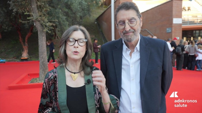 Romani e Roberto Amato (autori): "Raccontare la malattia per spezzare l'isolamento dei pazienti" Romani e Roberto Amato (autori): "Raccontare la malattia per spezzare l'isolamento dei pazienti"