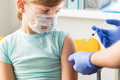 DA GIOVEDI’ 9 DICEMBRE SONO DISPONIBILI ALLA PRENOTAZIONE POSTI VACCINALI AGGIUNTIVI DEDICATI ALLE PRIME DOSI DEI RAGAZZI FRA I 12 E I 18 ANNI