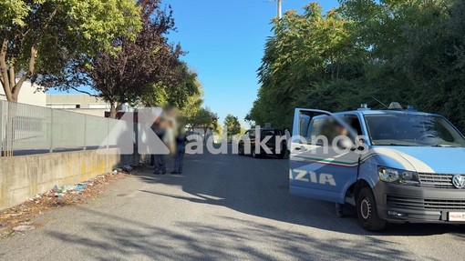 Roma, in corso sgombero 'palazzo della droga' in via Tallone a Tor Sapienza