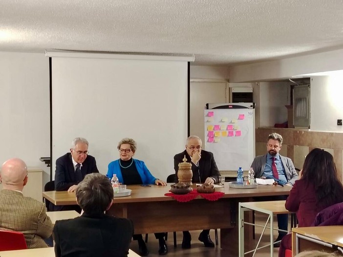 Quindici anni di Legge 38: la Valle d’Aosta fa i conti col dolore che non vuole tacere