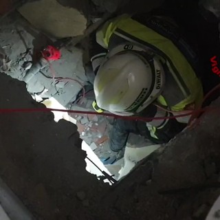 Donna e figli intrappolati sotto le macerie in Venezuela, Vigili del Fuoco italiani al lavoro