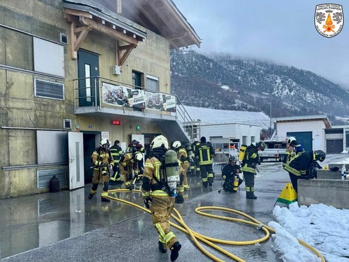 Vigili del Fuoco valdostani e svizzeri in azione: addestramento intenso al Grand San Bernardo