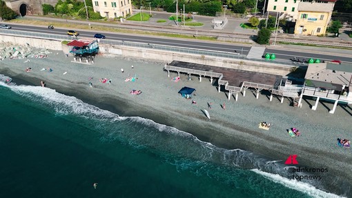 Ambiente: a Vesima clean-up della spiaggia con Marevivo, Arca Fondi e Bper