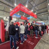 La Valle d’Aosta brinda a Vinitaly: il riconoscimento a Bovard celebra una viticoltura che guarda al futuro La Valle d’Aosta brinda a Vinitaly: il riconoscimento a Bovard celebra una viticoltura che guarda al futuro