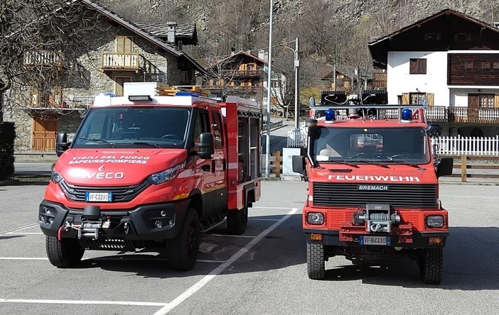 Nuovi veicoli polisoccorso 4x4 rafforzano la rete di sicurezza dei vigili del fuoco volontari