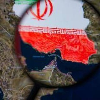 Iran, media: due cacciatorpedinieri Usa hanno attraversato Hormuz. Ma Teheran smentisce Iran, media: due cacciatorpedinieri Usa hanno attraversato Hormuz. Ma Teheran smentisce