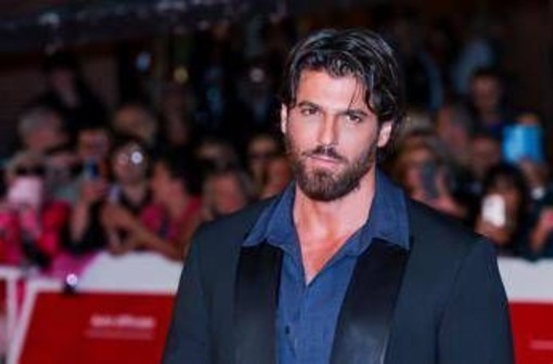 Non solo Can Yaman, almeno 7 vip tra fermi nel maxi-blitz per droga e prostituzione Non solo Can Yaman, almeno 7 vip tra fermi nel maxi-blitz per droga e prostituzione