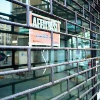 Negozi, l'allarme Confcommercio: sparite 140mila attività dal 2012 Negozi, l'allarme Confcommercio: sparite 140mila attività dal 2012