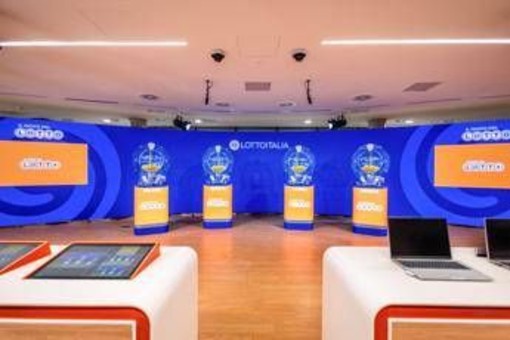 Lotto, inaugurazione della nuova sala estrazionale di Milano Lotto, inaugurazione della nuova sala estrazionale di Milano