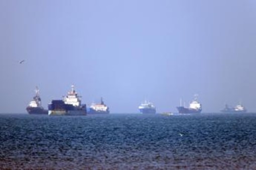 Iran, prime petroliere di Teheran lasciano l'area del Golfo dopo blocco Usa Iran, prime petroliere di Teheran lasciano l'area del Golfo dopo blocco Usa