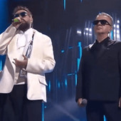 Sanremo 2026, Dargen D'Amico porta 'Il disertore' di Boris Vian sul palco Sanremo 2026, Dargen D'Amico porta 'Il disertore' di Boris Vian sul palco