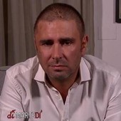 Di Battista: "Sono stato operato per un tumore a Cuba, mi sto curando" Di Battista: "Sono stato operato per un tumore a Cuba, mi sto curando"
